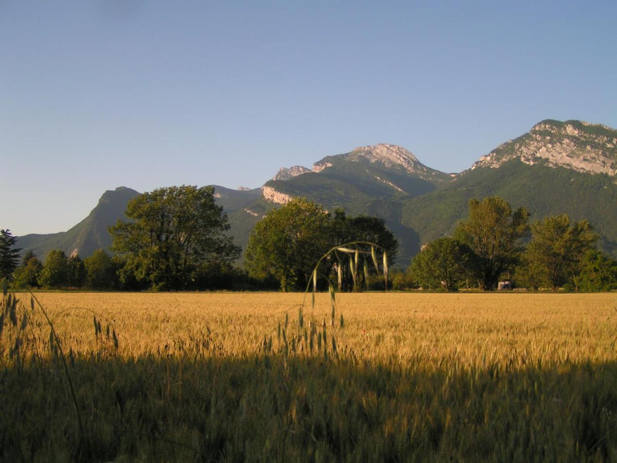 Les Champs Dores Noyarey 外观 照片